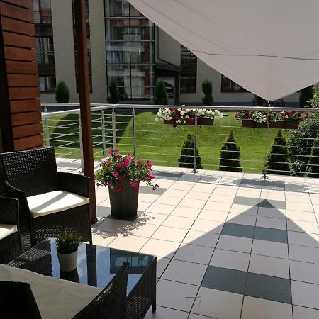 Apartament Zeta Park Centrum ウストロン エクステリア 写真