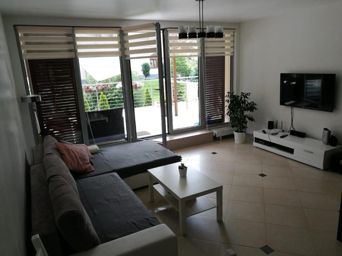 Apartament Zeta Park Centrum ウストロン エクステリア 写真